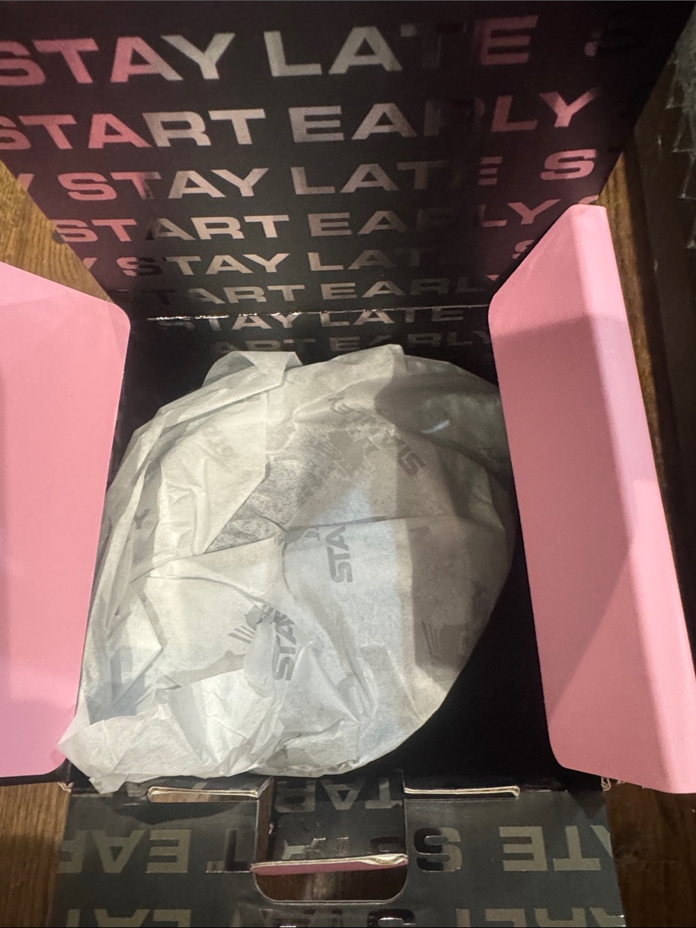 Stanley X Messi/Pink/Black/Flip Straw/GOAT/Travel Tumbler with Black Handle/NIB! - Picture 10 of 15